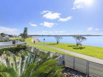 Luxury Waterfront Living - Farm Cove Exclusive