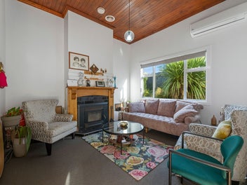 Charming Villa with Dual Access