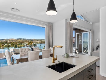 Prestige meets panoramic views