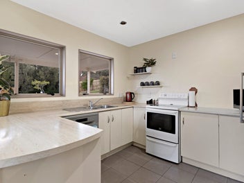 The Heart of Stanmore Bay Living!