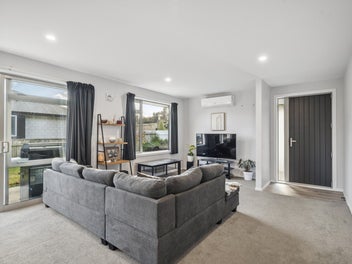Modern comfort and easy care living in Taupo