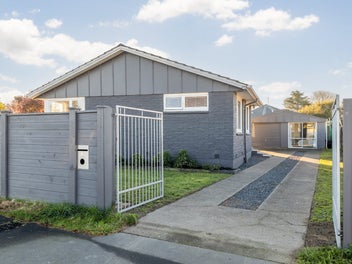 "Modern Family Home on Quiet Cul-De-Sac"