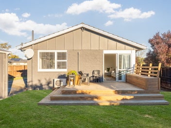 Modern Comfort in Peaceful Setting