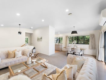 Spacious 'Lock and Leave' on Freehold!