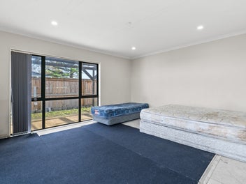 Papatoetoe Gem with Granny Flat
