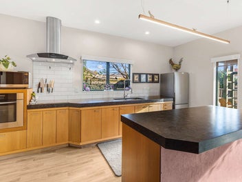 Relocating Owners - Motivated to Sell!