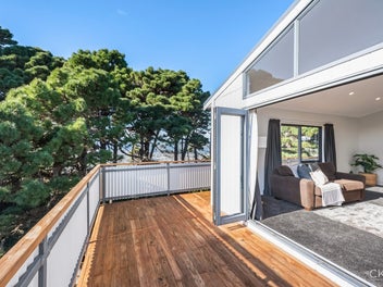 MOTIVATED VENDOR - BUILDERS OWN HOME