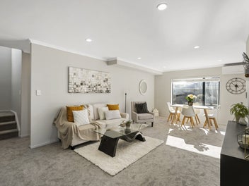 Much Loved Family Home in the Hills of Ranui