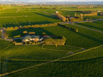 Brick Country Home – Minutes from Palmerston...