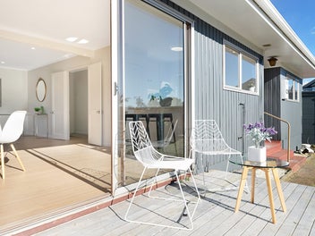 Newly Renovated 2-Bedroom Unit