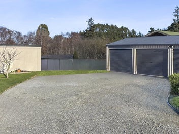 4 brm home - garaging on large section