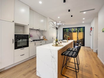 Peaceful Rear Position • Designer Details
