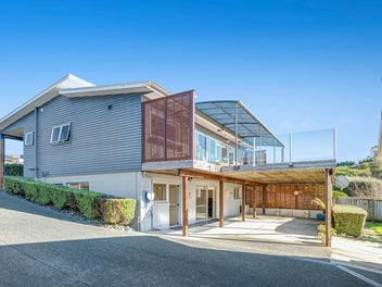 Versatile Coastal Living with Stunning Views