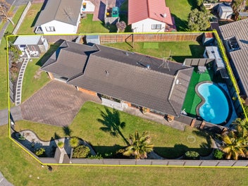 DIY Dream on 845m2 Corner Site!