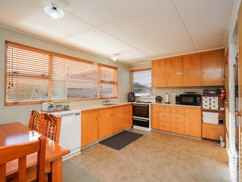 Spacious, Sunny And Secure Starter!
