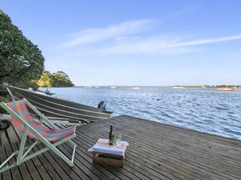 Waterfront lifestyle-boat shed, jetty & mooring