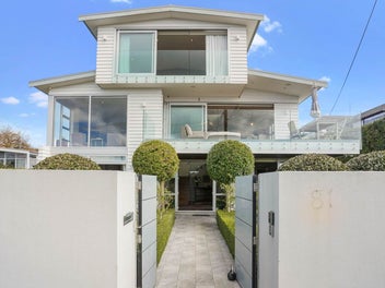 Luxury Living - Premium Address - Stunning Views