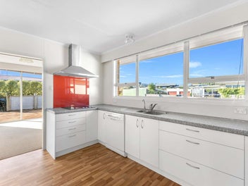Modern Comfort in the Heart of Merrilands