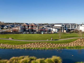 Contemporary Living, Enviable Location