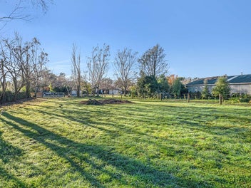 Semi-Rural Lifestyle in Picturesque Southbridge