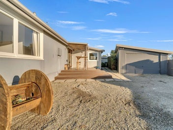Coastal Charmer at Kakanui
