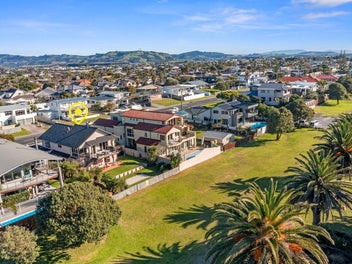 Reserve-Side With Beachfront Vibes
