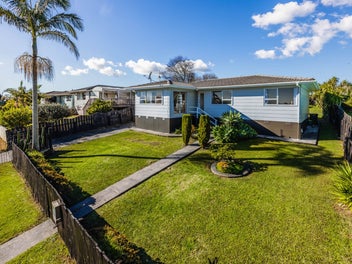 Renovated home 3 bedrooms 3 Utilities
