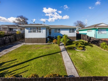 Renovated home 3 bedrooms 3 Utilities