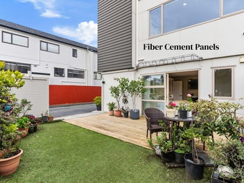 Flexible Living, Extra Income–Unbeatable Location!
