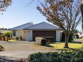 Spacious, Sunny & So Easy to Love!