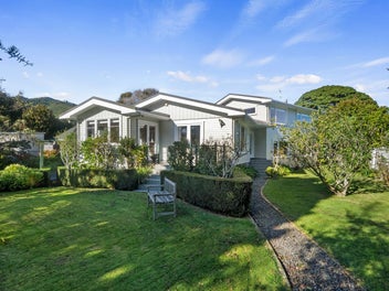 Waikanae Charm - Owners Want it Gone