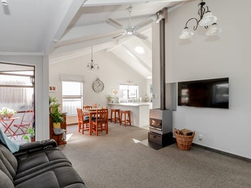 Pristine Modern Living - Ready To Enjoy