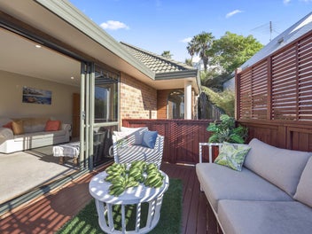 Tropical Suntrap in Sought After Location
