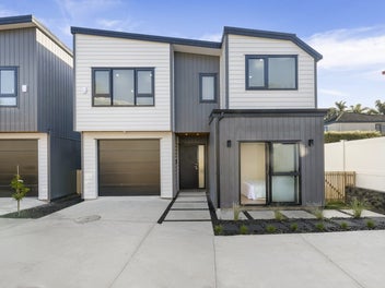 Macleans New 5 bedrooms