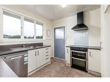 Walk to town - comfort & convenience