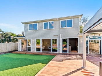 Stylish Living, Urban Setting - Brand New Home