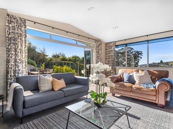 Future-Proof Living - Views, Space and Versatility