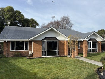 Image 1 of 7