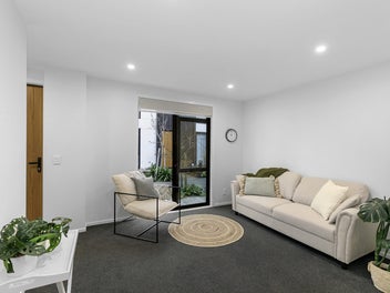 Modern, Central & Low Maintenance - Yes Please!
