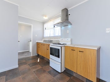 AFFORDABLE GEM IN PAPAKURA