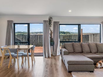 Where the Living Room Feels Like a Lookout