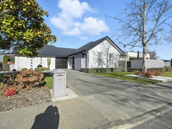 Exceptional garaging and versatile spaces