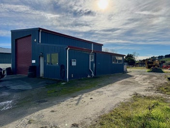 Image 1 of 7