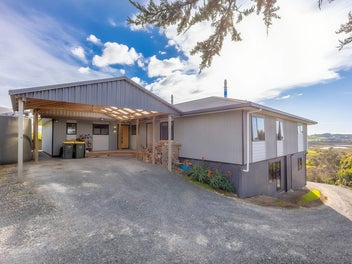 Dual-Living Home, Bespoke Style, Stunning Views