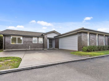 Spacious Family Living with Triple Car Garage