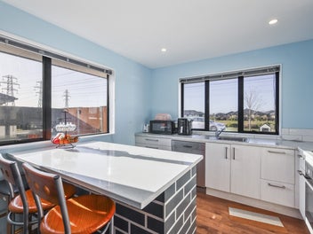 Modern Ease, Private Setting