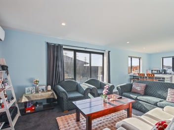 Modern Ease, Private Setting