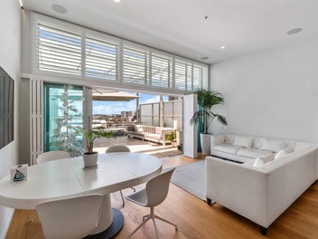 Sophisticated Viaduct Living