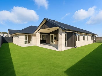 Act Fast – Show Home Worthy Luxury Awaits