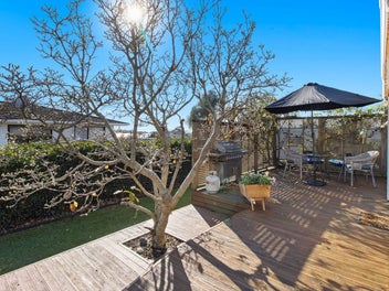 A FAMILY GEM IN THE HEART OF BELL BLOCK